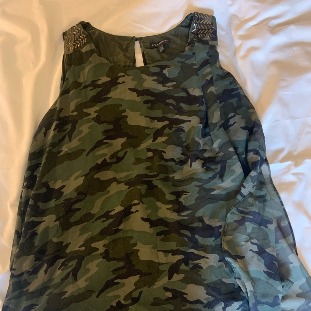 Camouflage sleeveless asymmetrical blouse